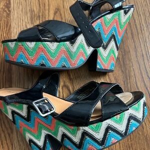 Steve Madden Black Multicolor Zigzag Platform Wedges like new 7 1/2